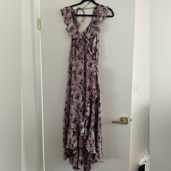 ASTR the Label - Lilac Floral Wrap Dress in Size Large - Picture 2 of 3